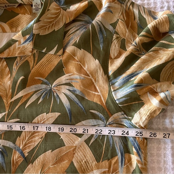 Tommy Bahama 100% Silk Hawaiian Tropical Button Down Shirt Size XL - Picture 7 of 8